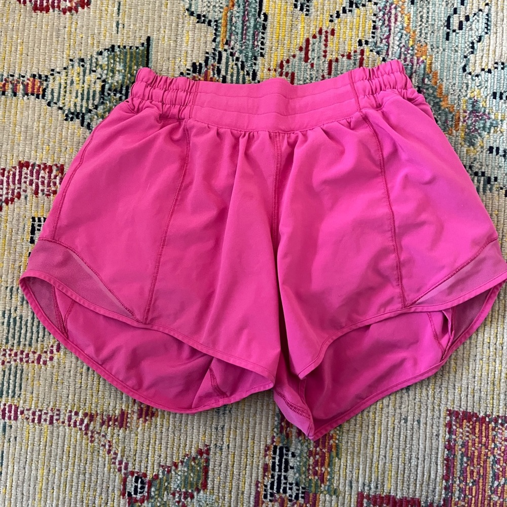 Sonic Pink Lululemon Hotty Hot Low-Rise Lined Short 4” Size 4